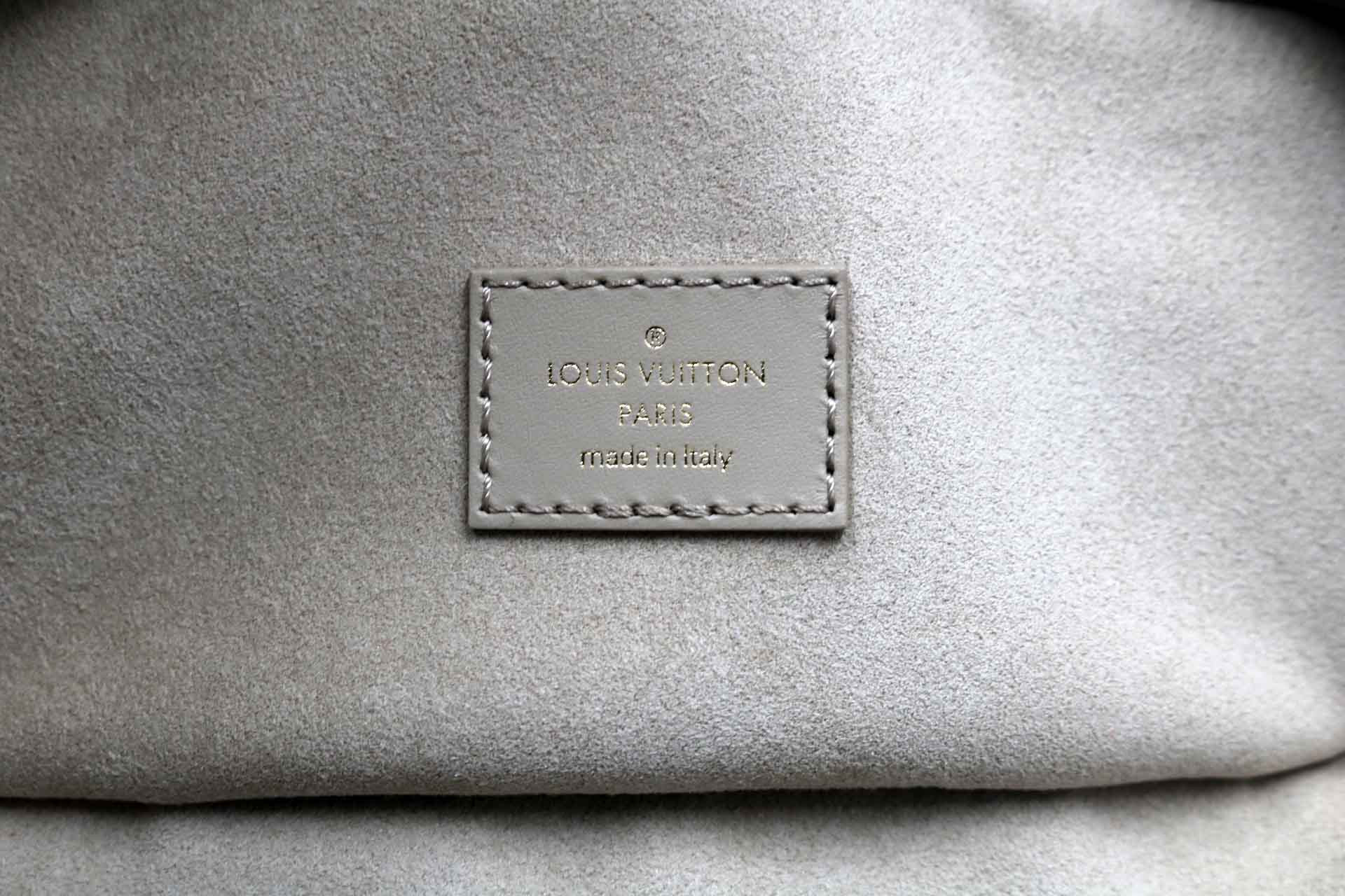 Louis Vuitton Vanity PM Empreinte Tortora - immagine 9