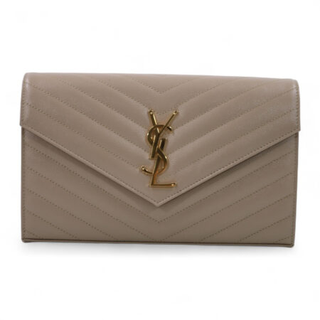 Saint Laurent Pochette Con Catena Cassandre Pelle Grain De Poudre Dark Beige